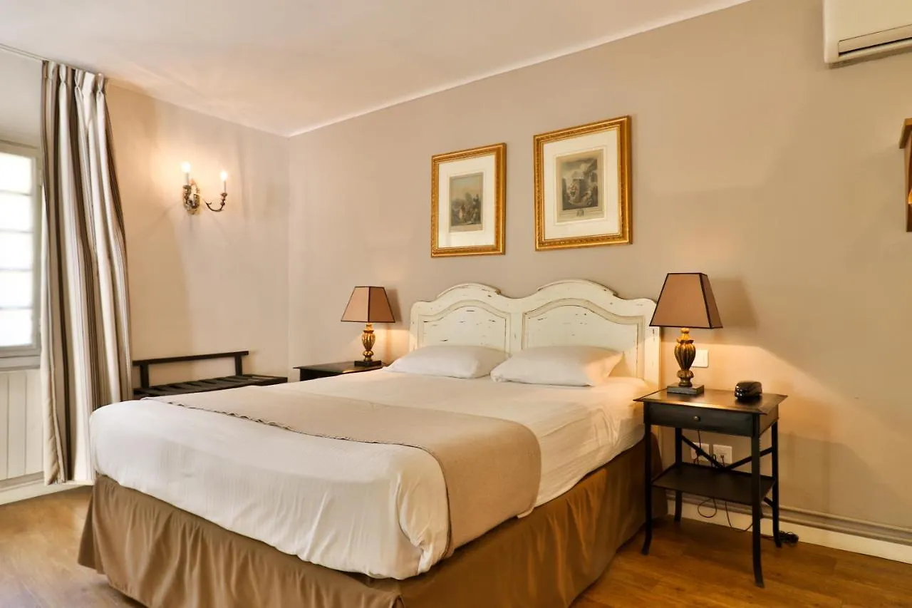 Hôtel du Midi Visan 2*,