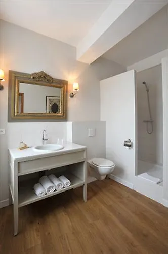Hôtel du Midi Visan Hotel